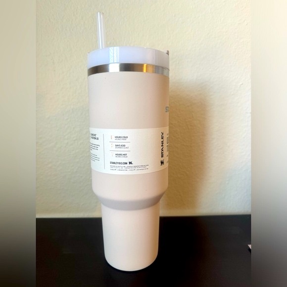 NWT STANLEY QUENCHER H2.0 THE FLOWSTATE TUMBLER TUMB DUNE SOFT MATTE 40 OZ - Picture 4 of 9